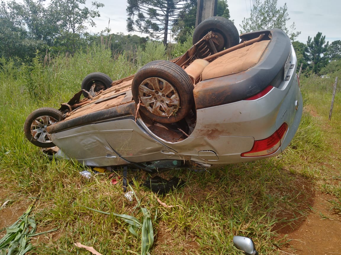 Ve Culo Sai Da Pista E Capota Na Sc Em Anchieta Not Cias Chapec Org