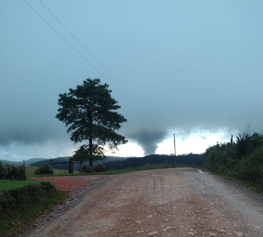 V Deo Defesa Civil Confirma Tornado Em Cidade Catarinense Not Cias