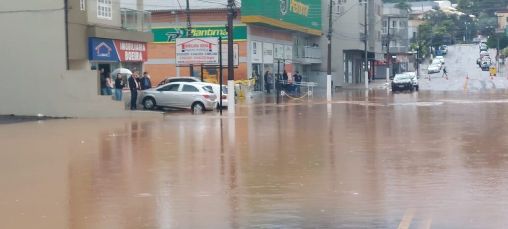 V Deo Chuva Intensa Deixa Maravilha Debaixo D Gua Not Cias Chapec Org