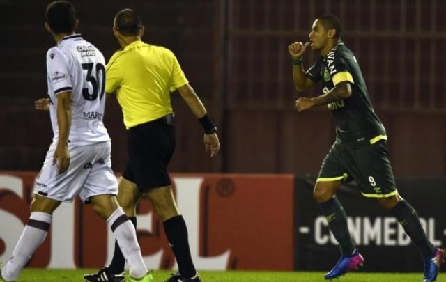 Chapecoense vence o Lanús e segue com chances na Libertadores da América