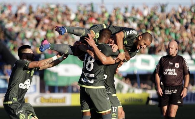 Chape joga por empate para chegar ao segundo título em quatro dias