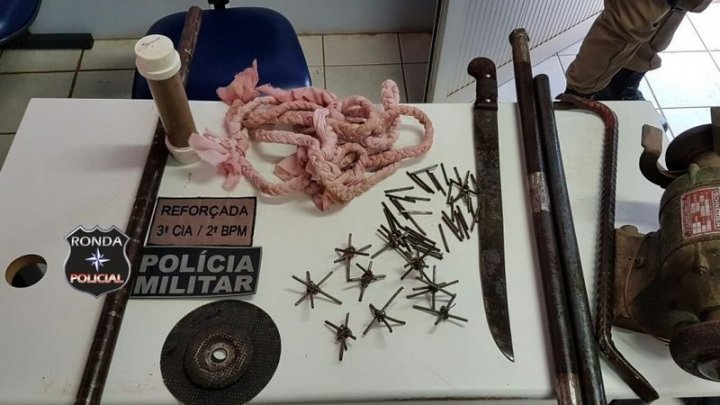 PM apreende armas e munições no Monte Castelo