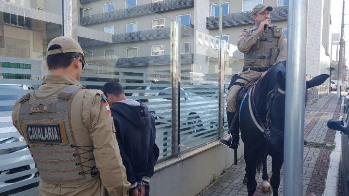 Cavalaria do 2º BPM/Fron captura foragido da penitenciária