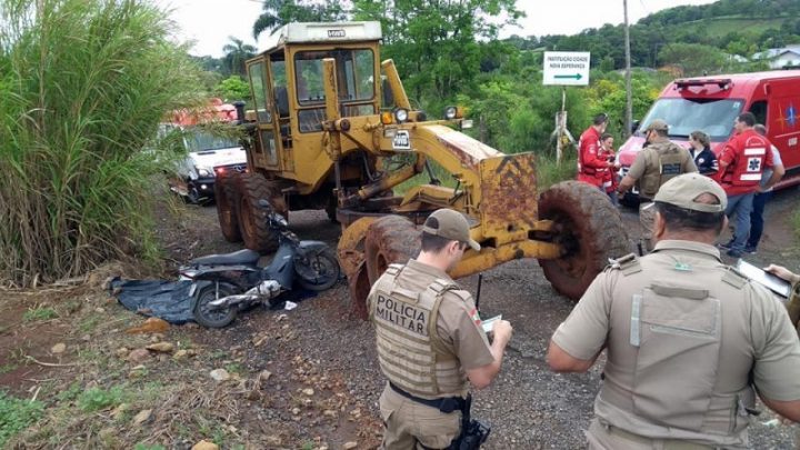 Motociclista morre após colidir contra motoniveladora em Concórdia