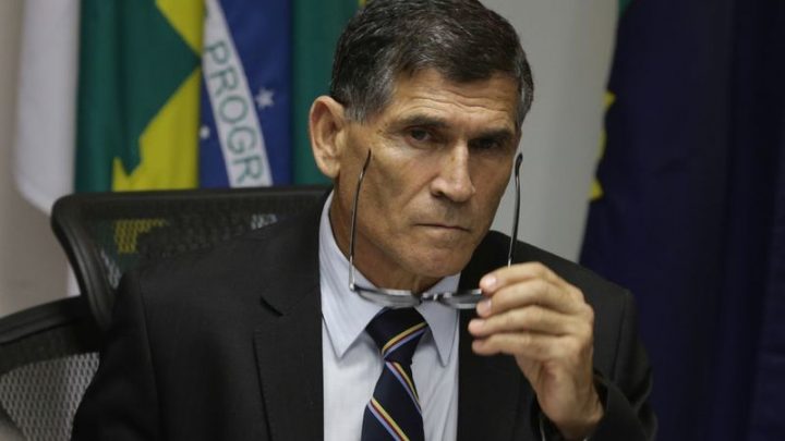 Bolsonaro escolhe general Santos Cruz secretário de governo