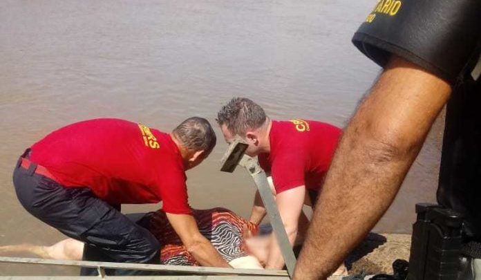 Mulher se joga da ponte sobre o Rio Taquari no RS – Vídeos