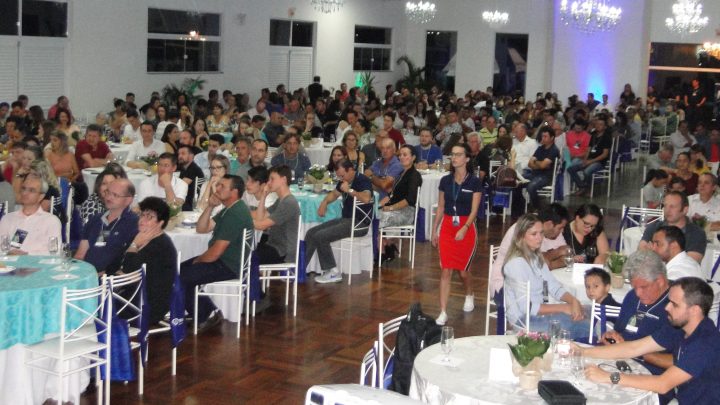 Cooperados aprovam projetos de cooperativa de crédito inaugurando novo modelo de representação