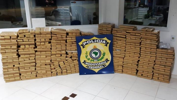 PRF apreende 820 quilos de maconha na BR-101 em SC