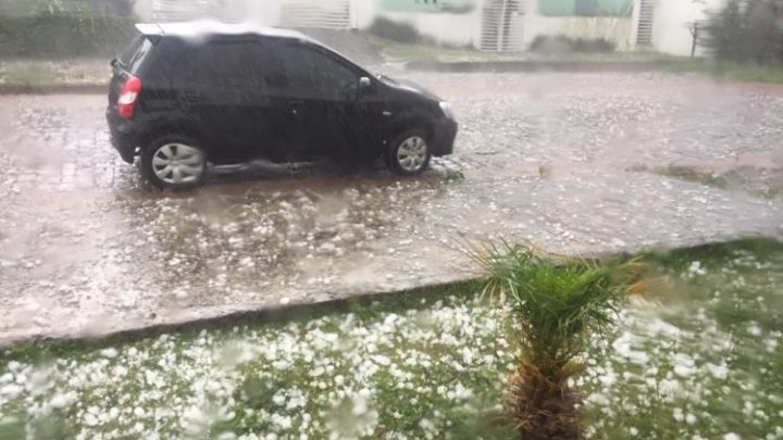 Temporal com granizo danifica telhados em Lagoa Vermelha no RS – Veja os vídeos impressionantes