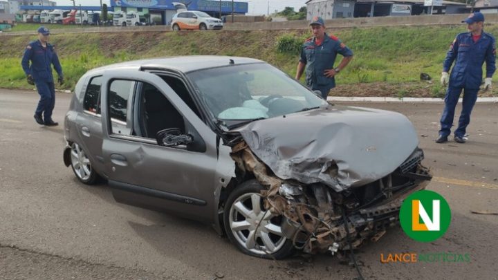 Motorista fica ferido em colisão entre carro e caminhão na paralela da BR-282 em Xanxerê