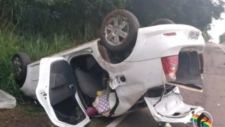 Buraco na pista causa acidente na SC 163