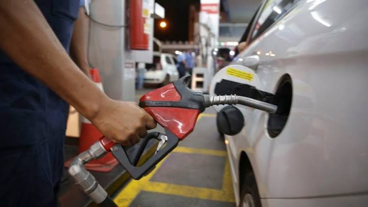 Petrobras anuncia mais uma redução do preço da gasolina e do diesel