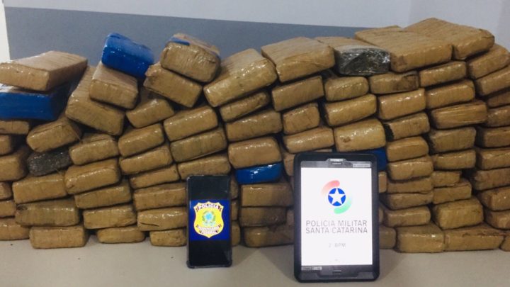 Ação conjunta da PRF e Polícia Militar apreende 52 kg de maconha em Chapecó