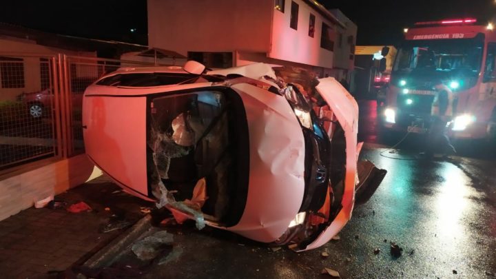 Após capotamento homem é encontrado ferido por arma de fogo em Chapecó