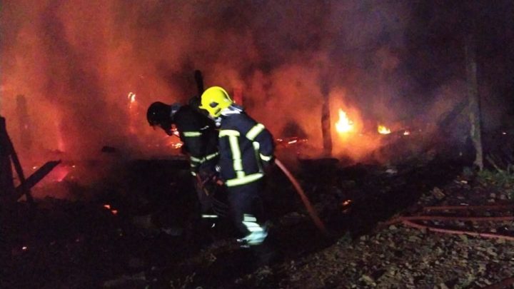 Chiqueirão é totalmente destruído pelo fogo em Quilombo