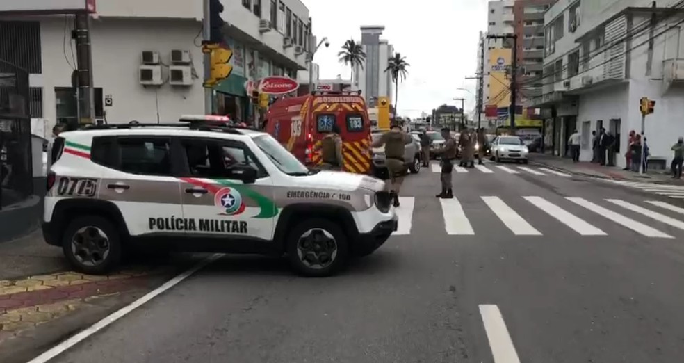 Policial militar é atropelado e arremessado a 5 metros de distância em SC