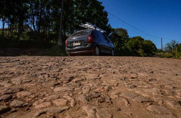 Carlos Moisés determina início das obras de pavimentação da SC-484, no Oeste