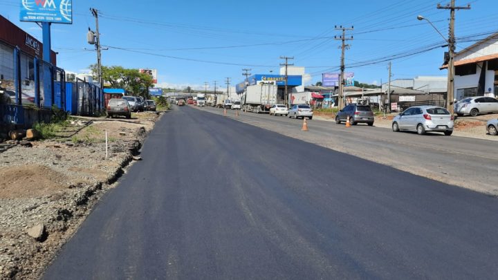 Leopoldo Sander recebe a primeira camada de ampliação da pista