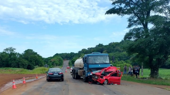 Engavetamento deixa motorista gravemente ferido na SC 155