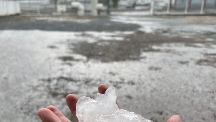 Vídeo: Chuva de granizo provoca estragos em SC