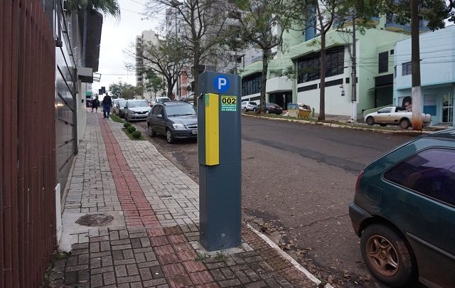 Definida empresa temporária para retomada do estacionamento rotativo em Chapecó