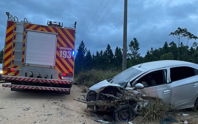 Acidente em estrada de SC deixa criança gravemente ferida