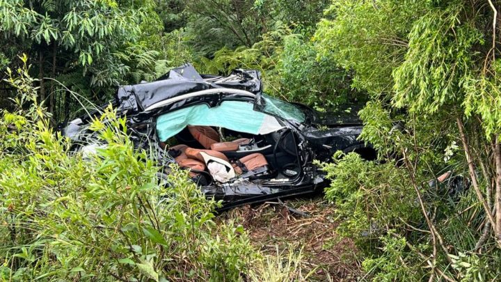 Motorista morre após veículo rodar na pista e bater de frente com caminhão na BR-282