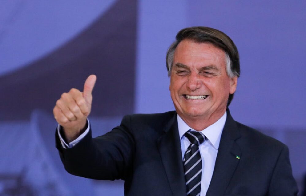 Bolsonaro: “Temos muita esperança que o Brasil voltará ao seu eixo normal”