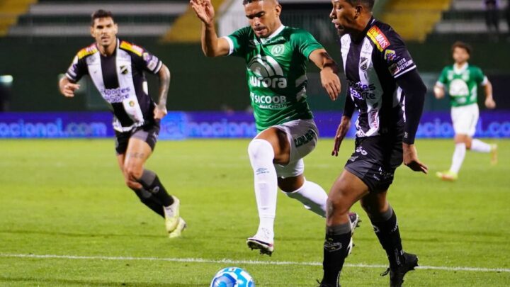 Chapecoense não vence o lanterna e segue rumo a série C