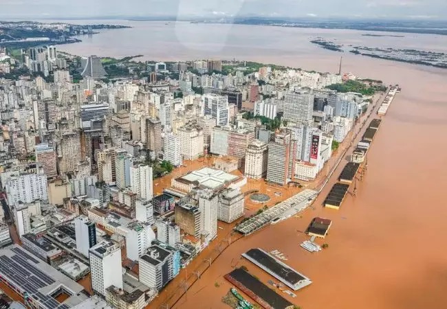 Água invade centro tecnológico e data center do RS é desligado