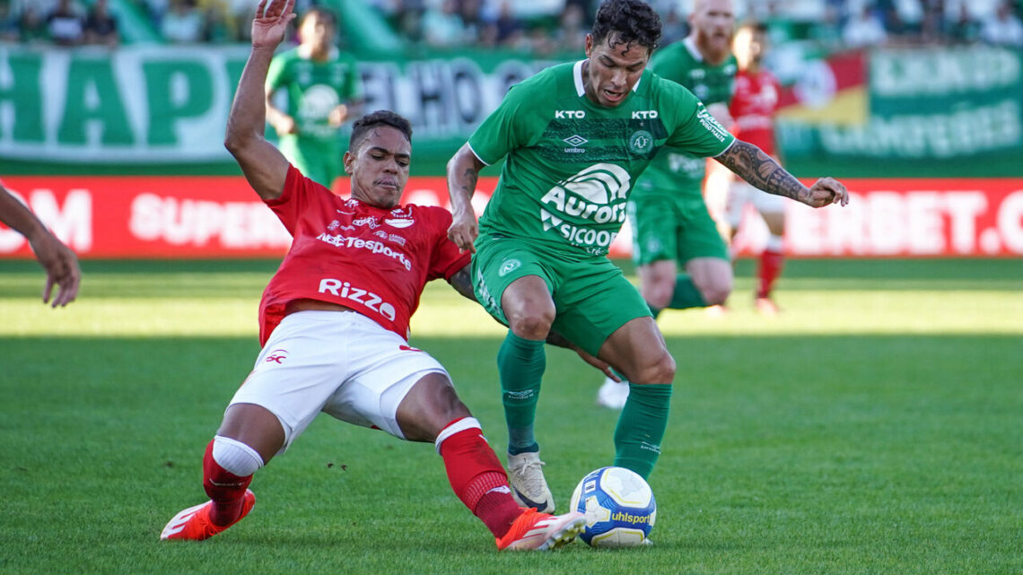 Chapecoense e Vila Nova empatam na Arena Condá