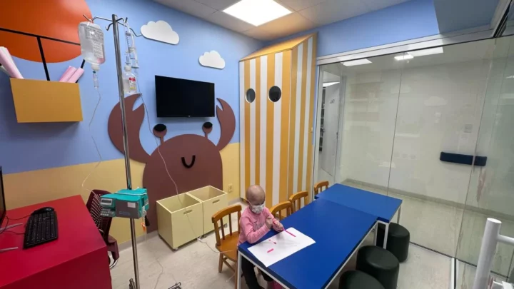 Hospital Regional do Oeste inaugura brinquedotecas da oncologia