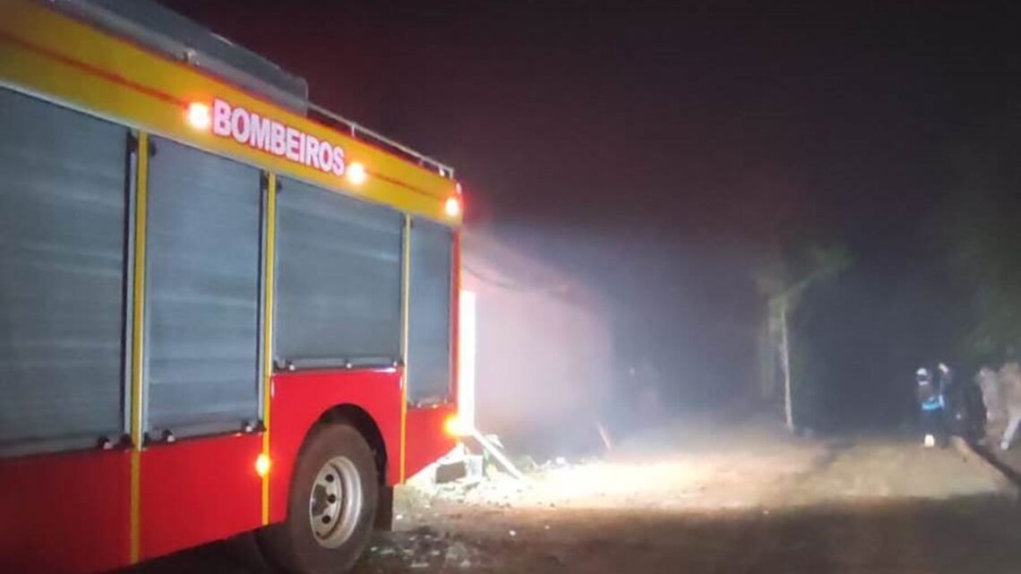 Incêndio em aviário mata cerca de 10 mil frangos no Oeste