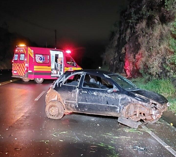 Motorista não é encontrado após capotamento de veículo no Meio-Oeste