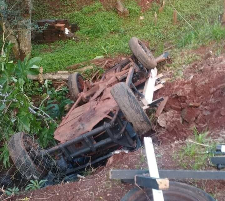 Carretinha Agrícola tomba com sete crianças em Tenente Portela