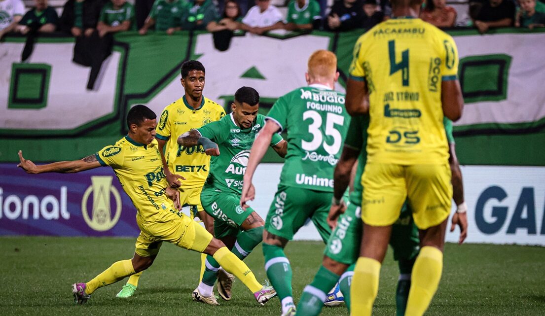 Chapecoense perde em casa e fecha turno da Série B na zona de rebaixamento; veja a tabela