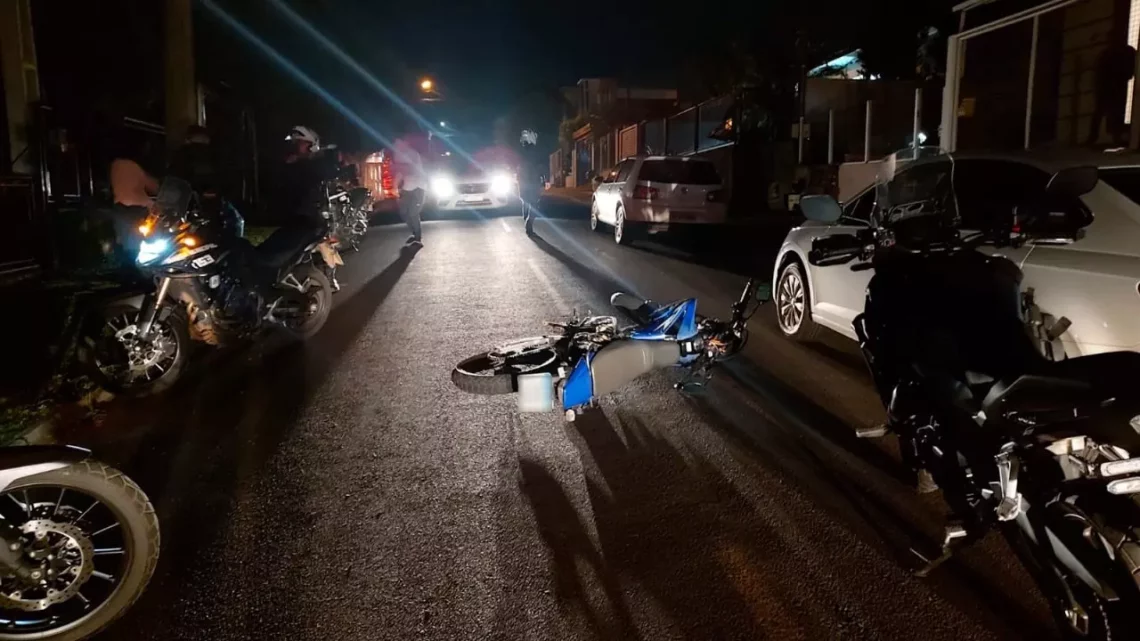 Motociclista sem escapamento foge da Guarda Municipal e mãe faz escândalo