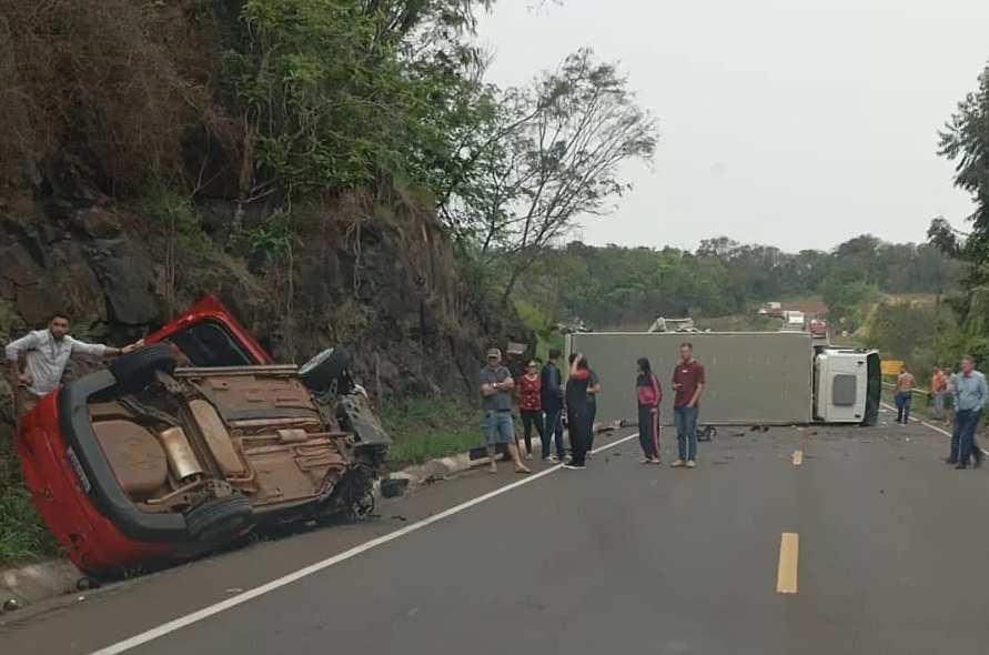 Acidente na SC-157 interdita rodovia e deixa motorista ferido no Oeste de SC