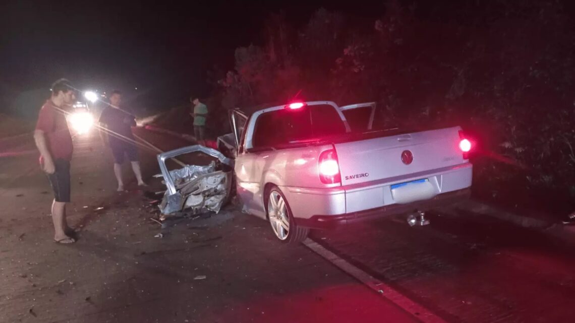 Motorista foge após bater de frente em caminhão na BR-163