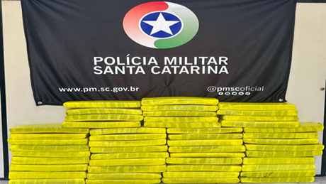 Mais de 30 kg de maconha são apreendidos durante fiscalização de trânsito