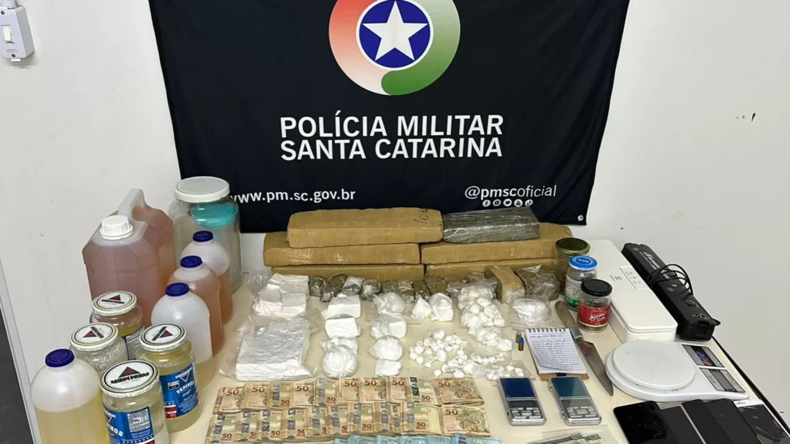 Homem é preso com 6,2 kg de maconha e 1,9 kg de cocaína em SC