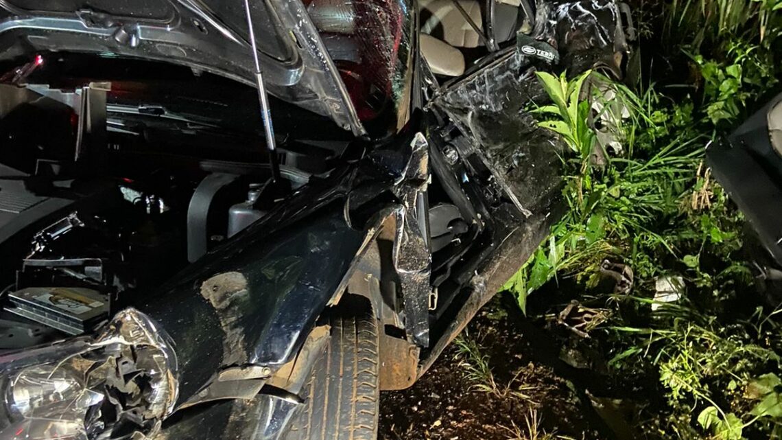 Motorista sofre ferimentos após colidir carro contra caminhão em Seara