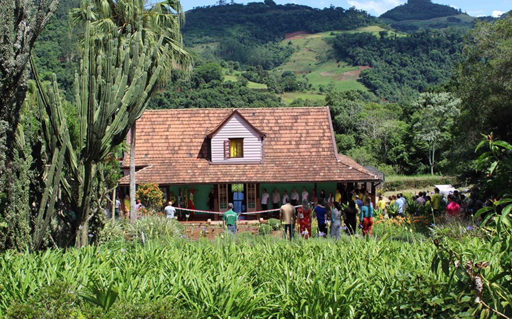 Casa de Fritz Plaumann recebe mais de 100 visitantes durante reinauguração em Seara