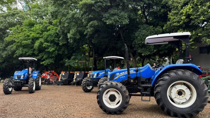 Governo do Estado entrega mais 35 equipamentos agrícolas para região Oeste