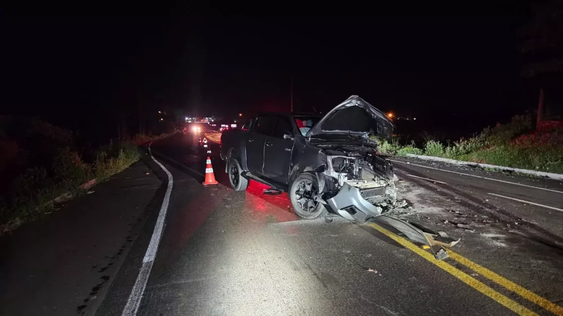 Colisão entre caminhonetes deixa três feridos na SC-480