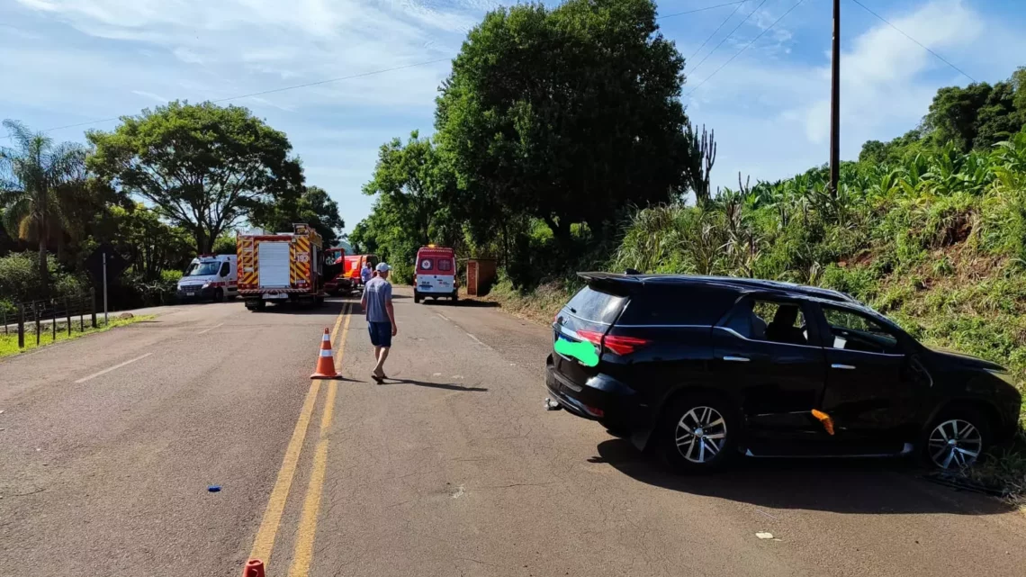 Idosa fica ferida em grave colisão com camionete na SC-161