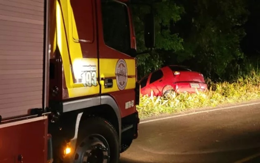 Motorista cai em barranco ao sair de pista e fica ferida no Oeste de SC