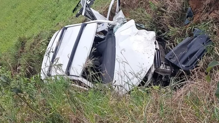 Mulher morre em colisão entre carros em Nova Veneza