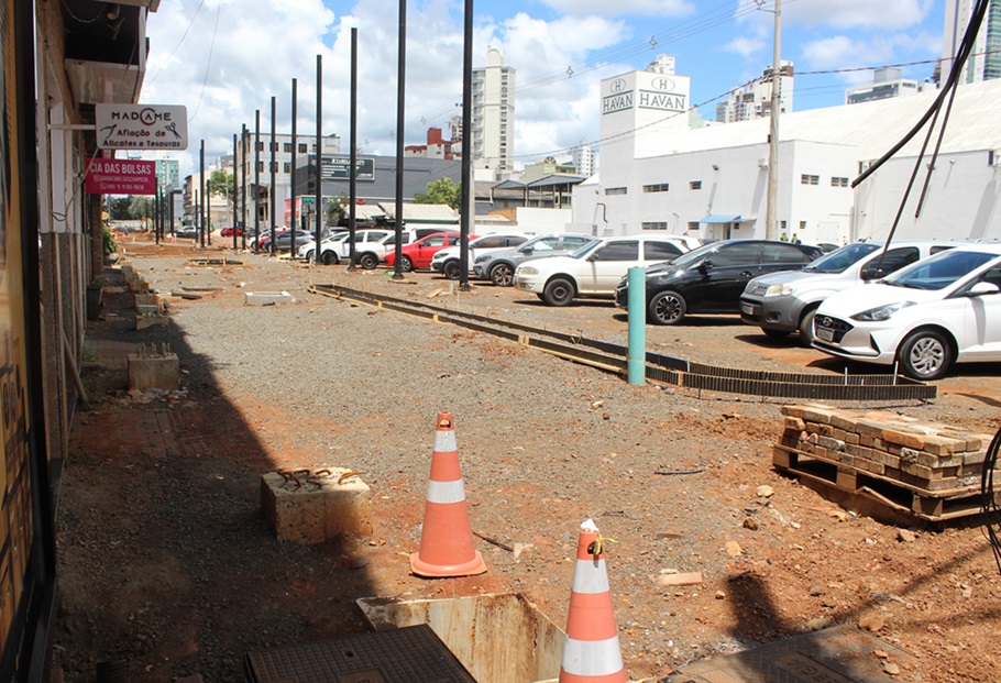 SICOM lamenta situação da obra do calçadão