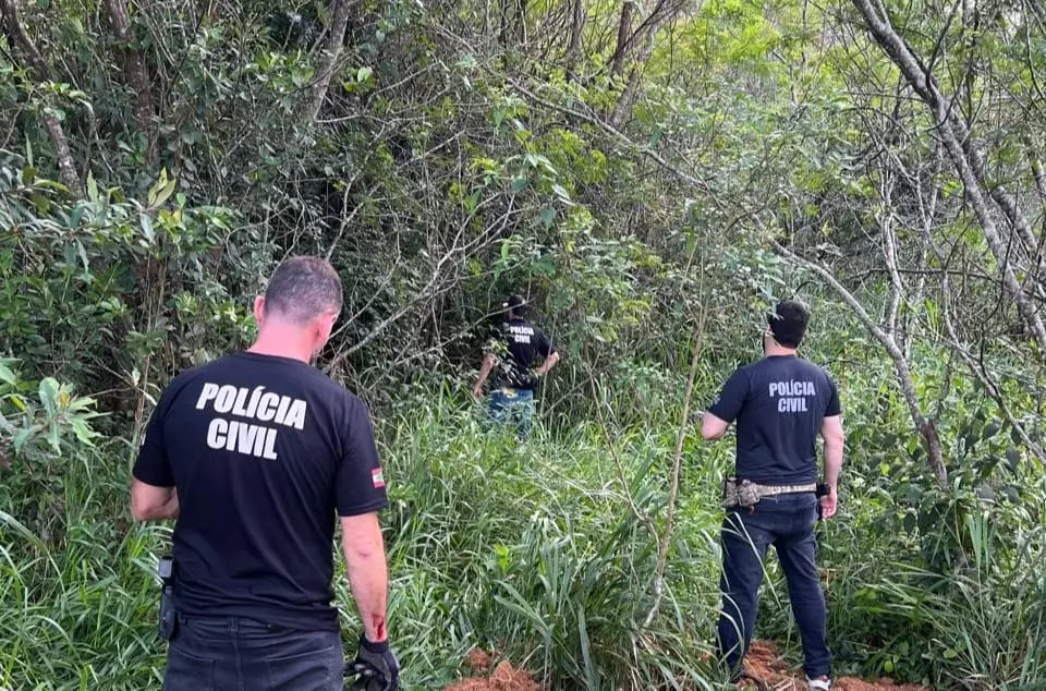 Em buscas a casal desaparecido, Polícia Civil de SC encontra corpo de outra pessoa